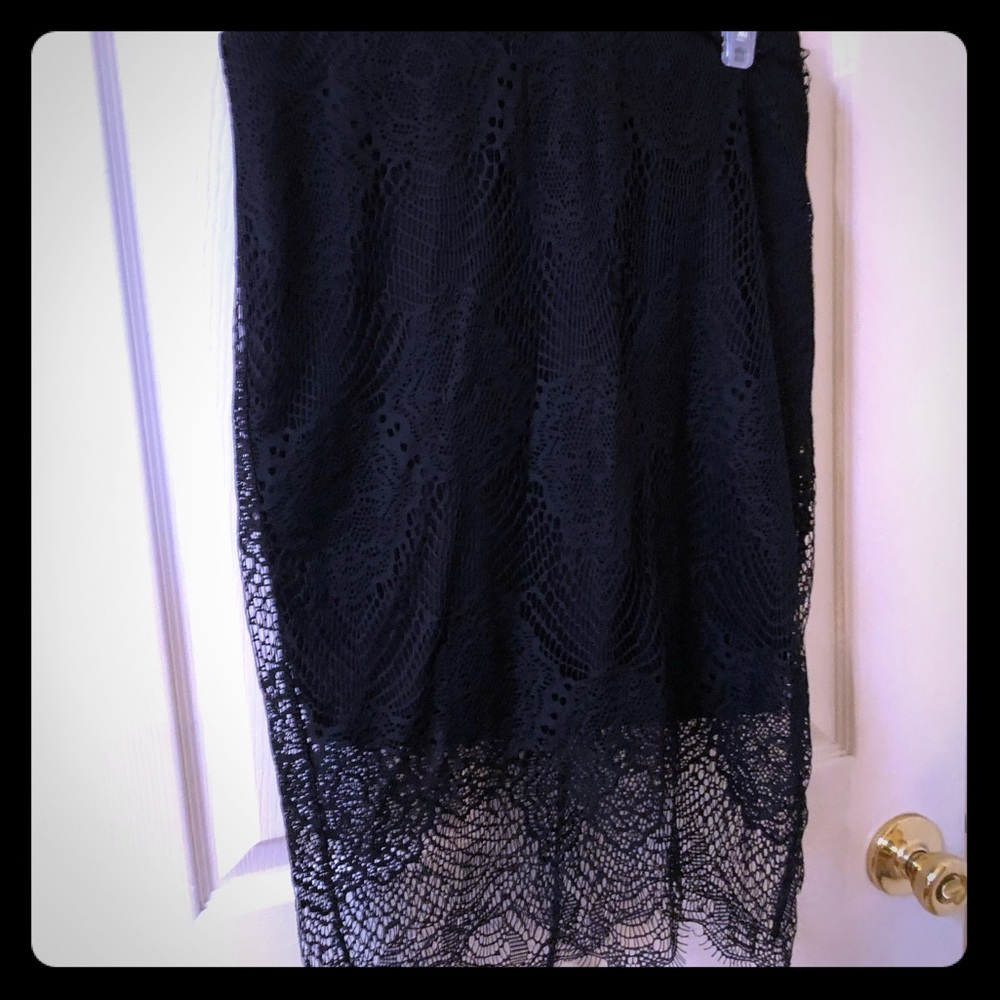 Torrid sz 00 Black pencil skirt with lace overlay